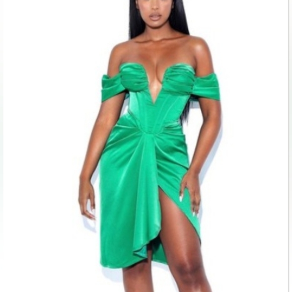 #56.Miss Circle Emerald Green Drape Dress NWT - Picture 1 of 6
